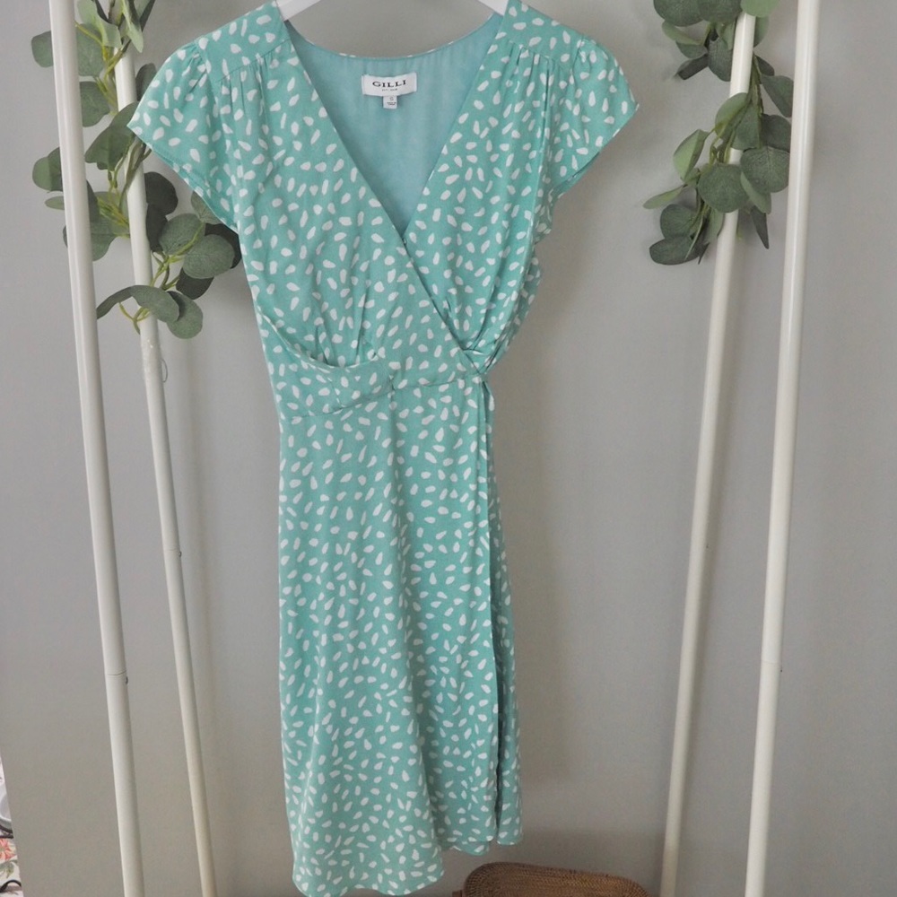Light aqua blue short sleeve dress